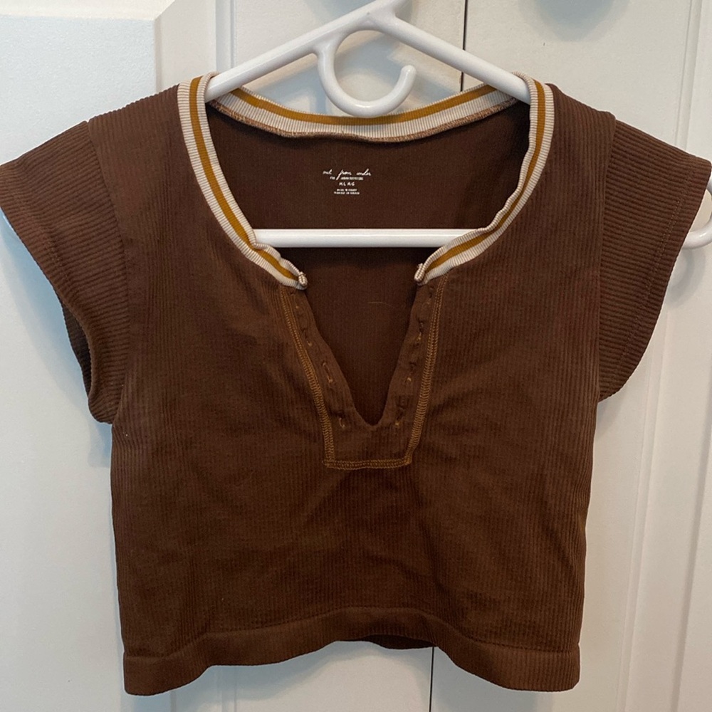 Urban outfitters cropped fitted top - size M